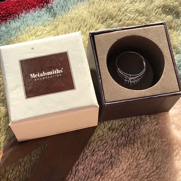 Vintage promise ring. With three light purple gems - Picture 2 of 4